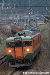 朝の113系上りは今やこれ１本。