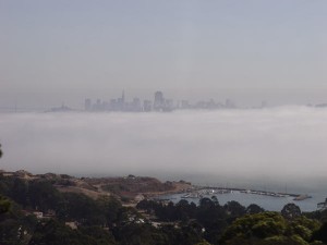 霧に包まれたサンフランシスコ